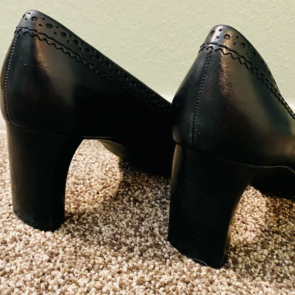 EUC Vintage Franco Sarto Black Leather Heeled Square Toed Penny Loafers - Picture 8 of 17